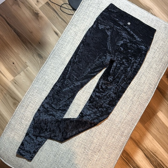 RARE Lululemon Wunder Lounge High Rise Tight Crushed Velvet Black SE 28”‎ sz6 - Picture 4 of 7